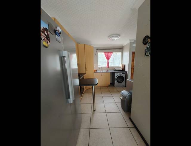 2 BEDROOM PROPERTY TO RENT IN SONNEVELD